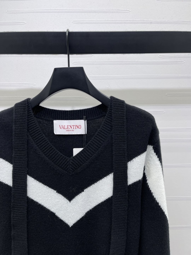 Va1e*ntin0 sweater